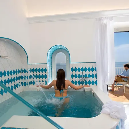 Francesco Luxury بيت ضيافة 4*
