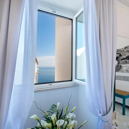 Francesco Luxury بوسيتانو