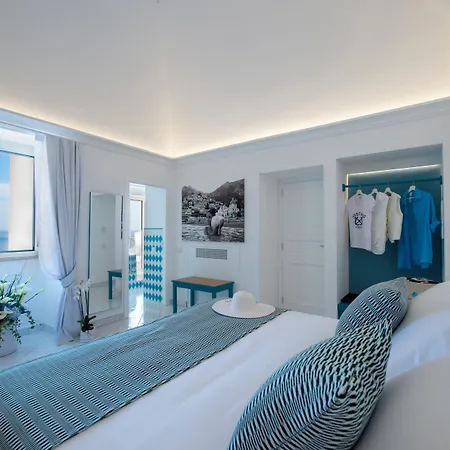 Francesco Luxury 招待所 4*